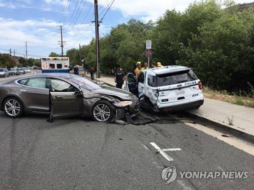 美NTSB, 테슬라 3월 충돌사망사고 '자율주행'서 발생 확인