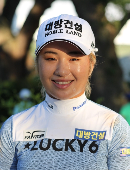 LPGA 루키 이정은 "미국에서 첫 생일…언니들이 케이크 줬어요"