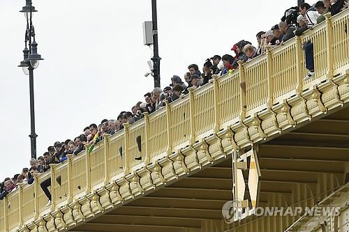 '헝가리 참사' 전국이 애도…지자체들 축제 취소하거나 차분하게