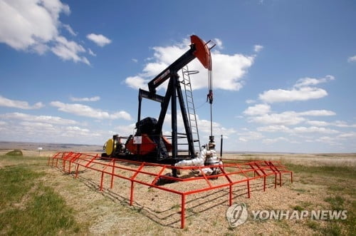 [국제유가] 베네수엘라 정치 불안에 WTI 0.7% 상승