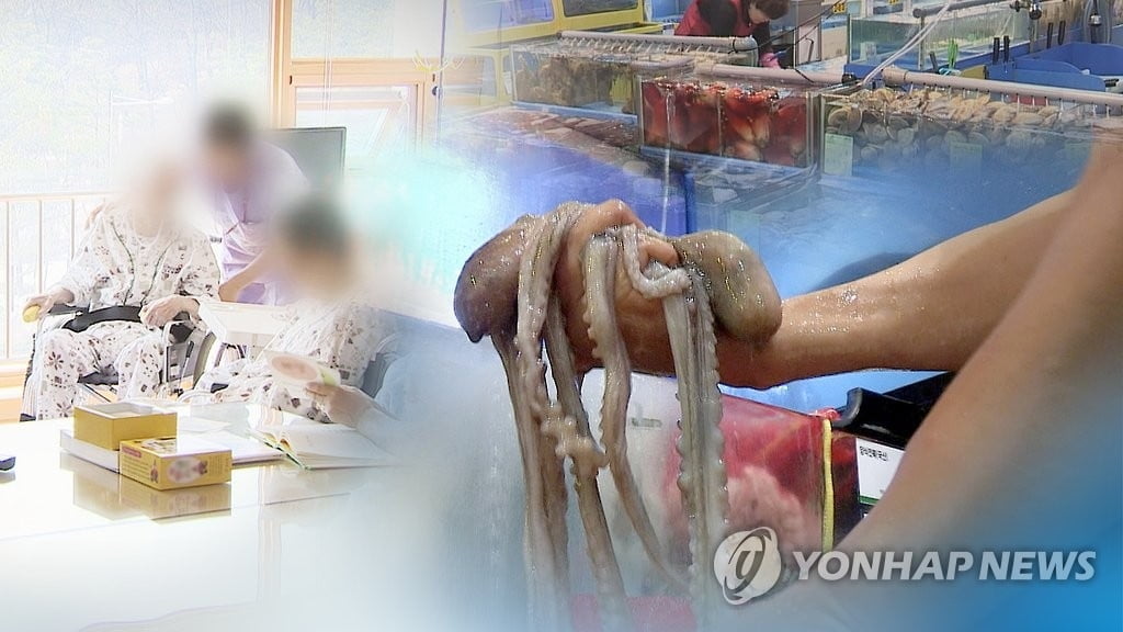 낙지 훔쳐먹고 시치미 떼던 60대 남성, 입에 묻은 먹물에 `덜미`