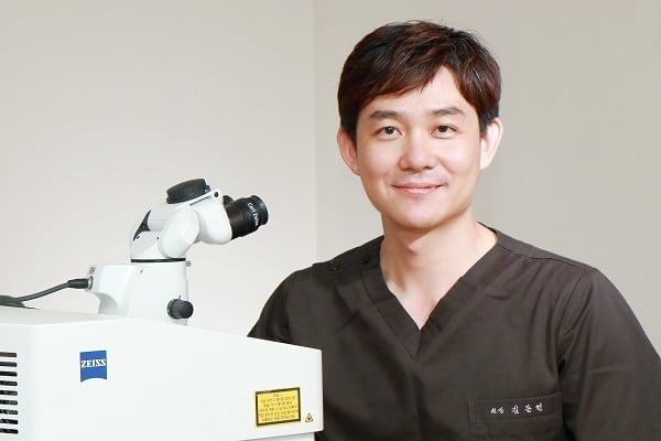 스마트폰 글자 흐려지는 `노안`, 수술방법 선택기준