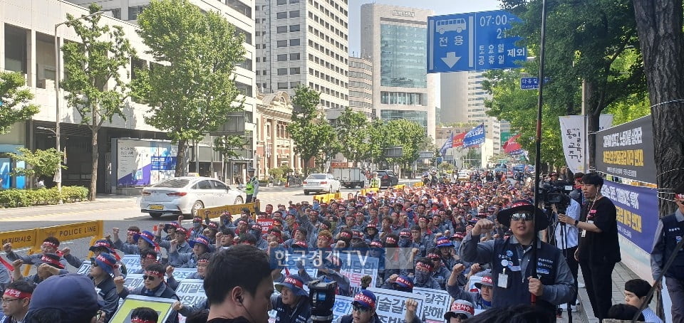 현대重 노조, 상경투쟁...사측 "인위적 구조조정 없다"