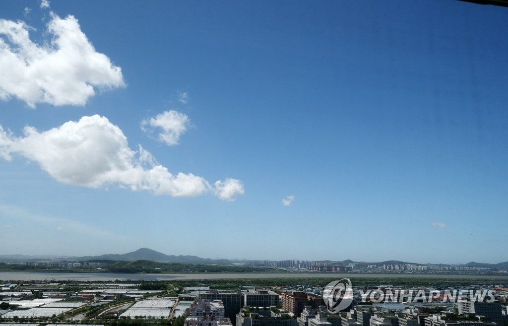 [날씨] 전국 흐리다 차차 맑아져…낮 최고기온 28도