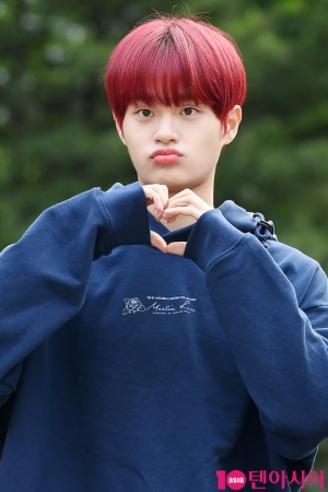 [TEN PHOTO] AB6IX 이대휘 &#39;심쿵 모먼트&#39;