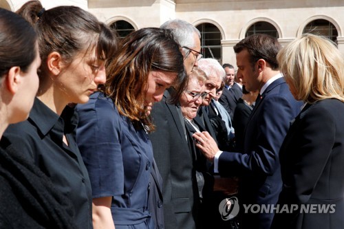 인질구출 작전서 전사한 佛 군인들 국장 엄수…"영웅이었다"