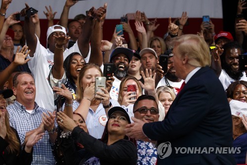 트럼프 "중국이 무역합의 깨뜨렸다…물러서지 않을 것"