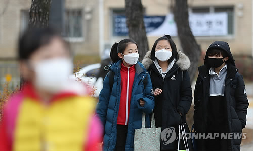 아동 45% "미세먼지로 건강문제 경험"…등원·등교·소풍에 지장