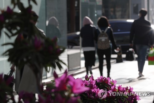 전국 맑고 미세먼지 '보통'…"출근길 쌀쌀해요"