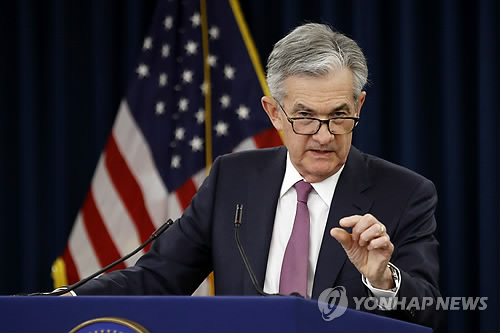 저물가에 금리인하론 커져…홍남기 "IMF·AMRO도 통화완화 권고"