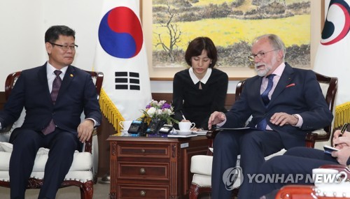 김연철, 오늘 개성공단 기업인 면담…방북요청 논의 관심