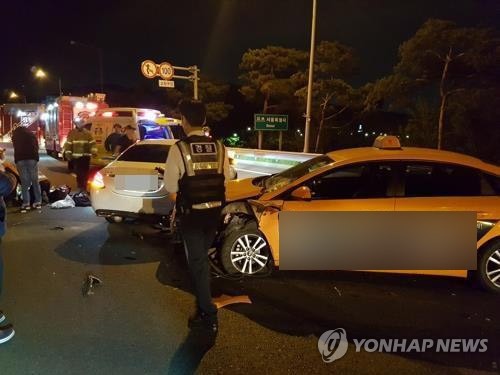 유일한 동승자 남편의 '모르쇠'…배우 사망사고 수사 장기화