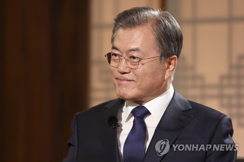 文대통령 "노인 일자리, 나쁜 일자리라도 없는 것보다 낫다"