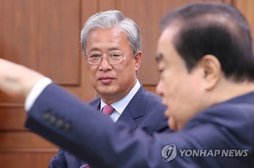 文의장 "의원수 확대, 대안은 마련돼있어…국민 신뢰 없어 문제"