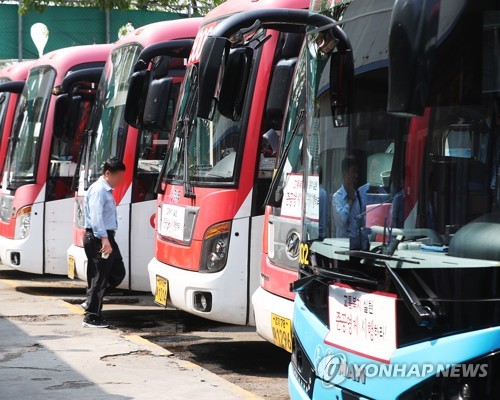 시민의 발 멈춰설까…경기도 버스 파업 전 막판 노사 협상 돌입