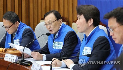 민주, 한국당 국회복귀 압박 이어 '5·18 망언 징계' 공세