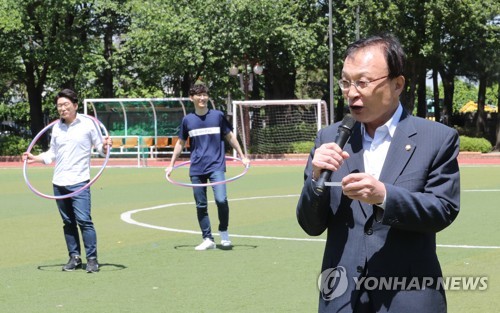 황교안 "내가 왜 독재자의 후예냐"…이해찬 "적반하장격"