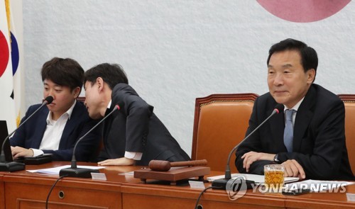 孫, '당직 임명철회' 요구 등 일괄 거부…바른정당계, 일제 반발