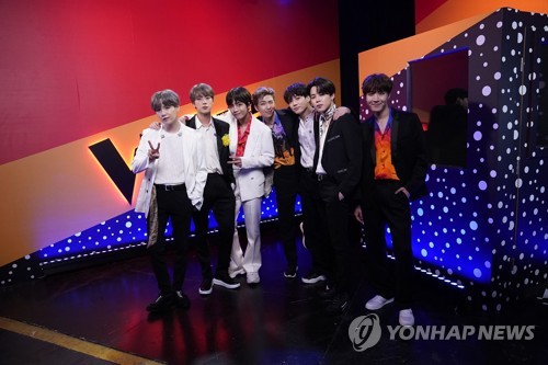 방탄소년단, 美 인기 오디션 '더 보이스' 축하공연