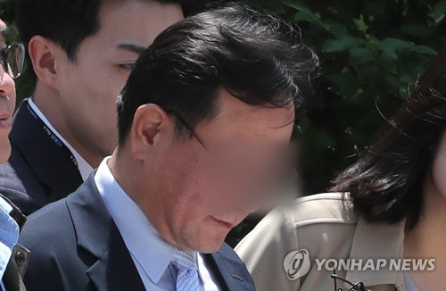 '가습기살균제 원료물질 제조' SK케미칼 前직원 구속