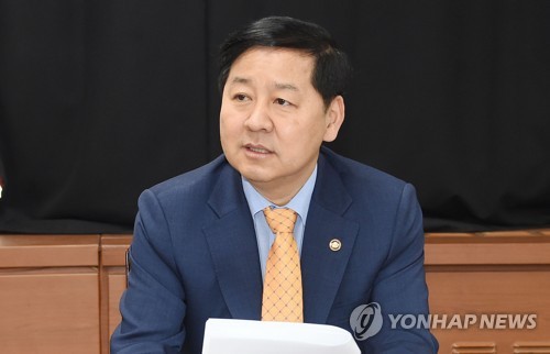 정부 "추경 지연으로 시장이 느끼는 불확실성 커" 통과 촉구