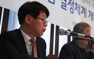 "최저임금·주휴수당 손봐야 일자리 54만개 유지"