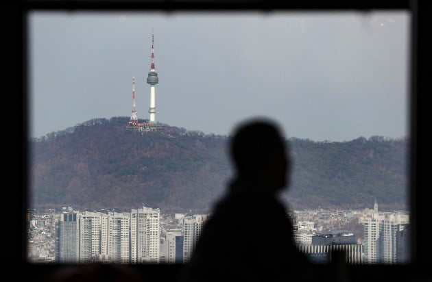 한은 "금융완화 2017년 3분기 정점 후 축소…성장·물가 면밀히 점검"