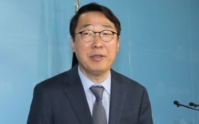 윤영찬 "황교안, 文정부 '독재'로 규정…참 막나가신다 생각"