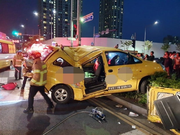 인천 송도서 초등생 5명 탄 축구클럽 승합차 사고…2명 사망 /사진=연합뉴스