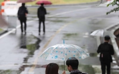 구름 많고 곳에 따라 빗방울…큰 일교차 주의