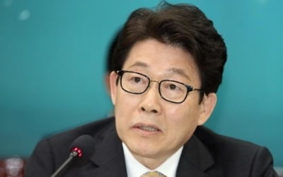 조명래 장관 "미세먼지로부터 건강 보호 대책 마련할 것"