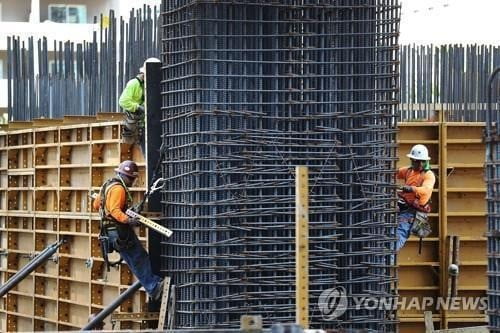 美 4월 고용 26.3만명↑·실업률 3.6% '반세기만의 최저'…트럼프 