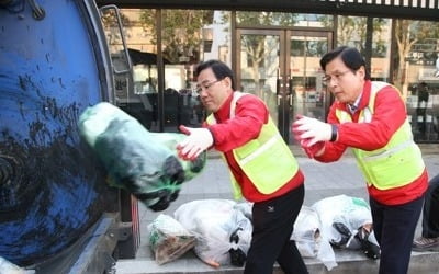 황교안, 바닥쓸고 시장돌고 급식봉사…대구민심 잡기