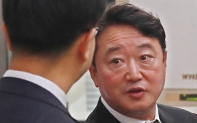 '상속주식 차명보유' 이웅열 "혐의 인정"…검찰, 집행유예 구형