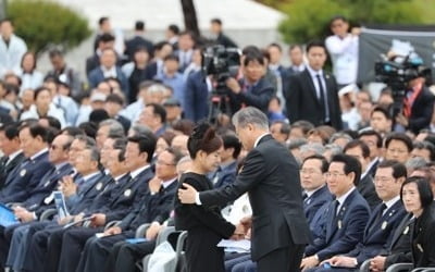 "안 아팠으면 너를 잡았을 건데" 총탄에 아들 잃은 어머니의 恨