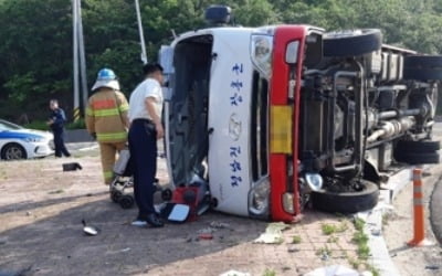 장흥서 버스-승용차 충돌…1명 사망·3명 부상