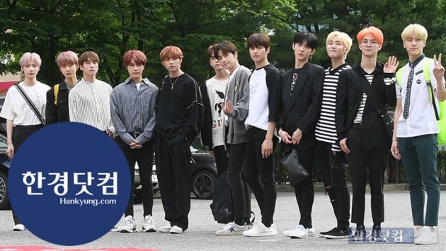 [HK영상] 더보이즈(THEBOYZ), 멋있다~멋있어~'감탄을 부르는 멋진 남자들' (뮤직뱅크 출근길)