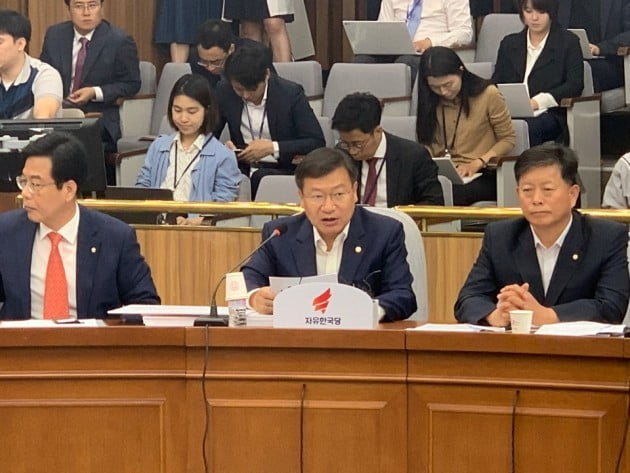한국당 "민주연구원과 지자체 정책협약은 선거법 위반"