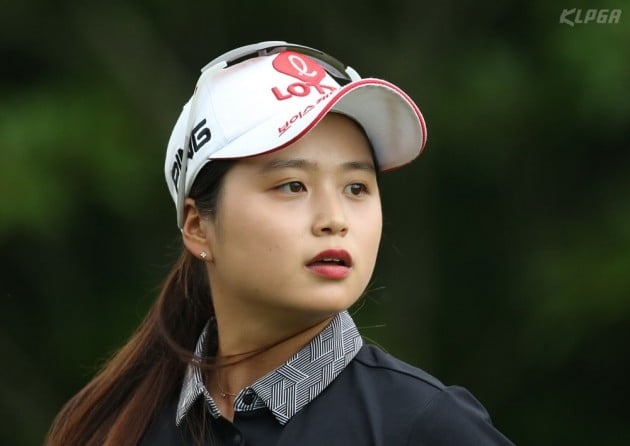 [포토] 타구 바라보는 최혜진