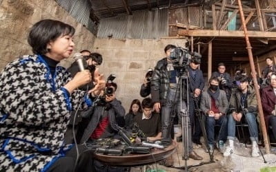 '목포 부동산 투기' 불구속 기소된 손혜원 "검찰 수사 억지스러워"