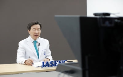 신준식 자생 명예이사장, 미 국방부 등에 비수술 치료법 강의