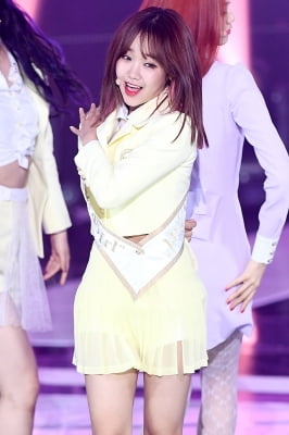 [포토] 위키미키 최유정, '돋보이는 깜찍함~'