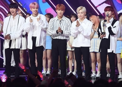 [포토] AB6IX, 이번 주 '챔피언 송' 차지