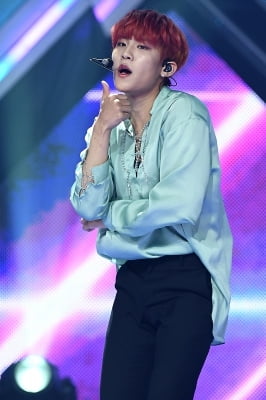 [포토] AB6IX 박우진, '카리스마 넘치는 눈빛'