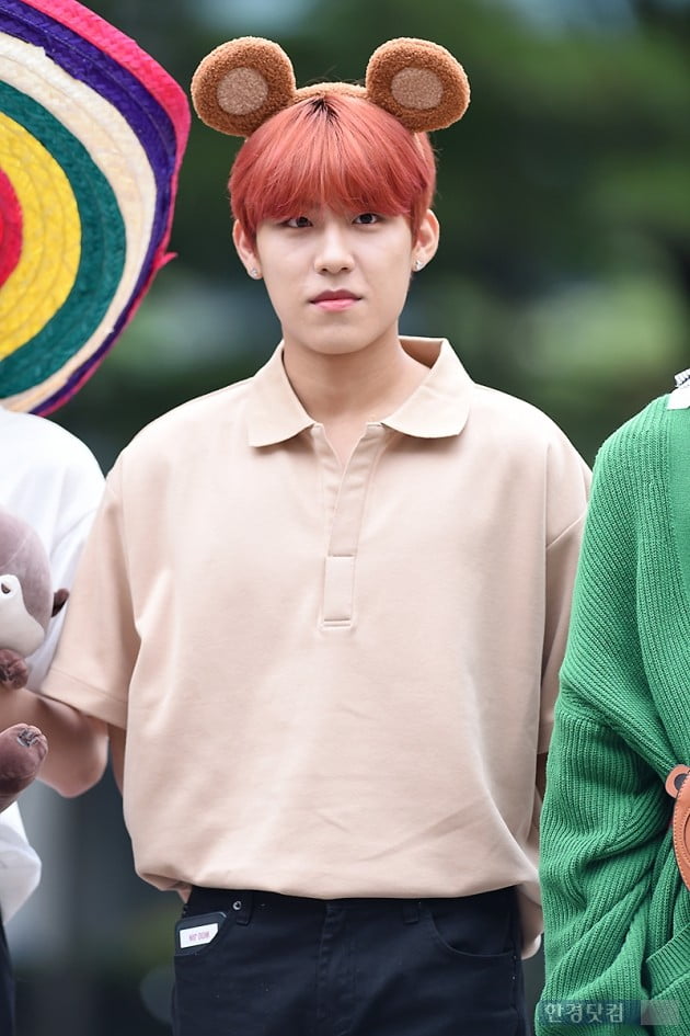 [HK영상] AB6IX 박우진, 머리띠 하나로 완벽 변신…'귀여운 곰돌이~' (세로직캠)