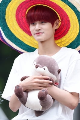 [포토] AB6IX 이대휘, '인형보다 귀여워~'