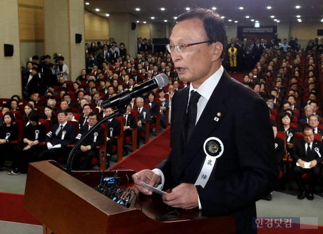 [포토] 이희호 여사 추모하는 이해찬 대표