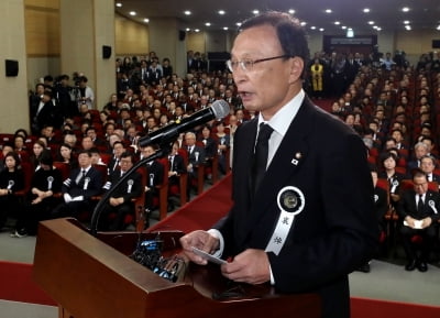 [포토] 이희호 여사 추모하는 이해찬 대표