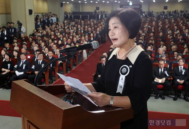 [포토] 이희호 여사 추도사 하는 장하진 전 장관