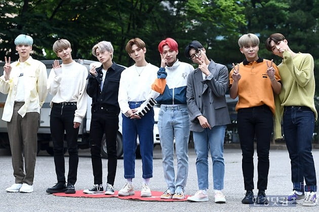 [포토] 에이티즈, '멋진 모습으로 출근길 등장'